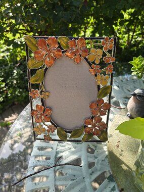 Floral square picture frame with oval viewing